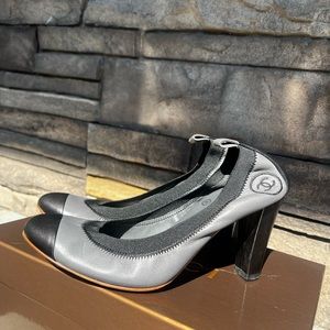 Chanel Cap Toe Pump. Grey 37.5